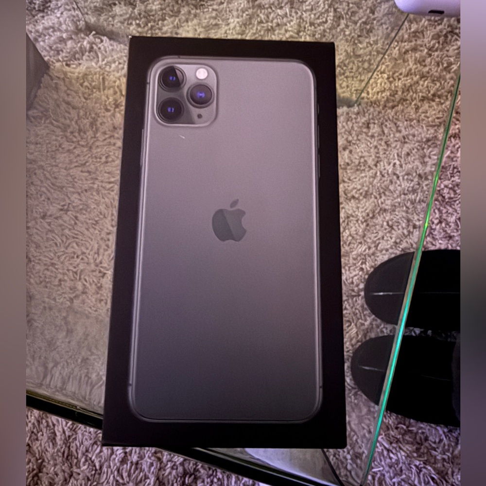iPhone 11 Pro Max Midnight Green - 64GB